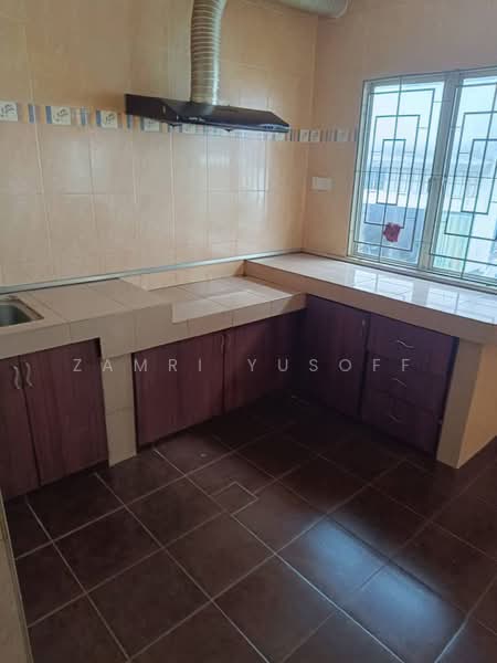 Rumah Teres 1 Tingkat untuk Disewa di Taman Bukit Mewah (Kajang) - Zamri Yusoff - Kitchen - PropertyGuru.com.my