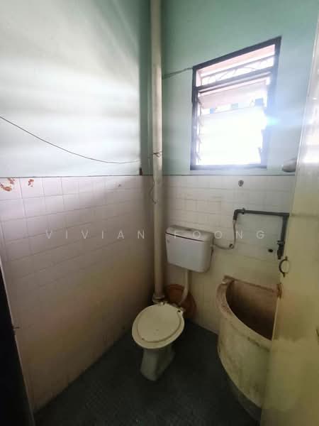 Rumah Bandar untuk Disewa di Taman Pengkalan Barat (Ipoh) - Vivian Foong - Bathroom - PropertyGuru.com.my