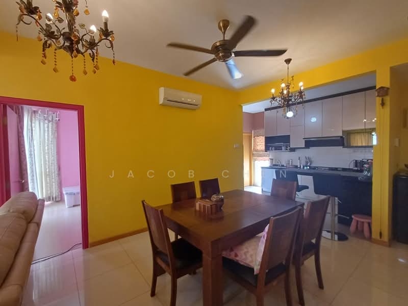 Servis Apartment untuk Dijual di TTDI Adina - Jacob Chen - Dining Room - PropertyGuru.com.my