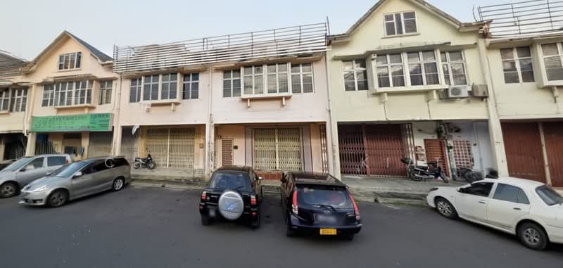 Shop for Sale in Bandar Kinrara (Selangor) - Chew Sean Kiat - Exterior - PropertyGuru.com.my