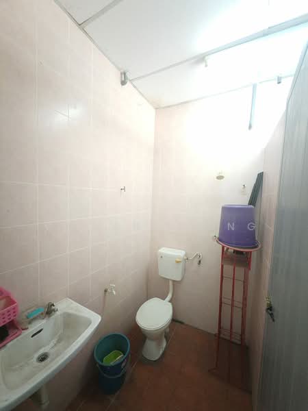 Shop for Sale in Tambun (Perak) - Vivian Foong - Bathroom - PropertyGuru.com.my