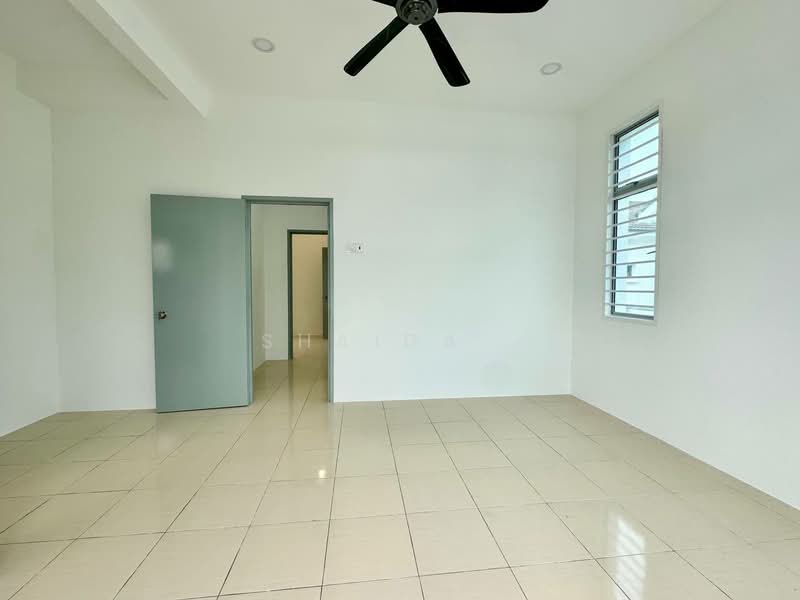 Semi-Detached House for Sale in Bandar Saujana Putra (Tanjong Duabelas) - Shaida . - Interior - PropertyGuru.com.my