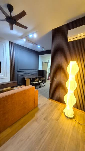Servis Apartment untuk Disewa di Armani Raja Uda - Kelvin Tham - Living Room - PropertyGuru.com.my
