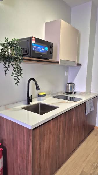 Servis Apartment untuk Disewa di Armani Raja Uda - Kelvin Tham - Kitchen - PropertyGuru.com.my