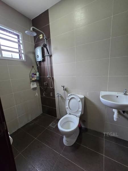 Rumah Teres untuk Dijual di Bandar Puteri Klang (Klang) - Alex Lee - Bathroom - PropertyGuru.com.my