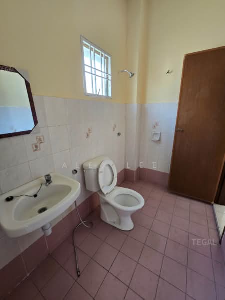 Terraced House for Rent in Bandar Puteri Klang (Klang) - Alex Lee - Bathroom - PropertyGuru.com.my