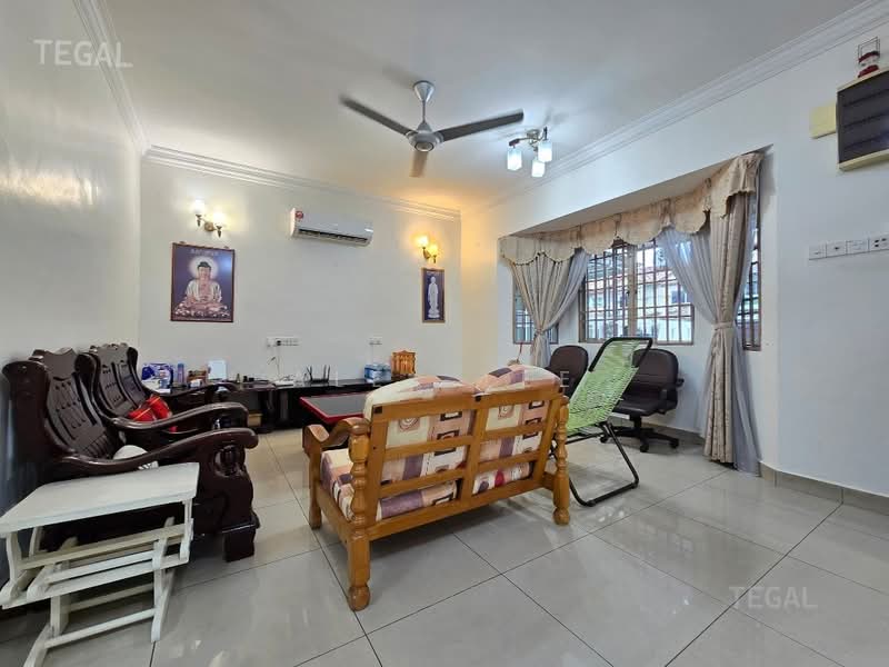 Rumah Teres 2 Tingkat untuk Disewa di Klang (Selangor) - Alex Lee - Living Room - PropertyGuru.com.my