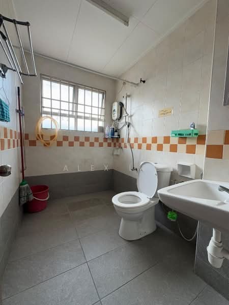 Rumah Teres 2 Tingkat untuk Disewa di Klang (Selangor) - Alex Lee - Bathroom - PropertyGuru.com.my