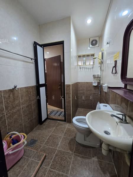 2-storey Terraced House for Rent in Klang (Selangor) - Alex Lee - Bathroom - PropertyGuru.com.my