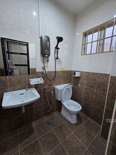 2-storey Terraced House for Rent in Klang (Selangor) - Alex Lee - Bathroom - PropertyGuru.com.my