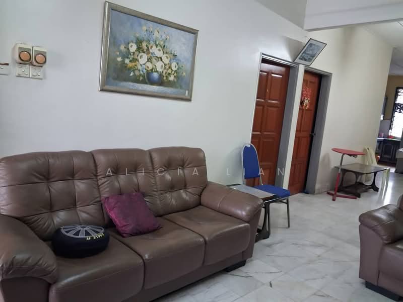 1-storey Terraced House for Sale in Taman Daya (Johor Bahru) - Alicia Lian - Living Room - PropertyGuru.com.my