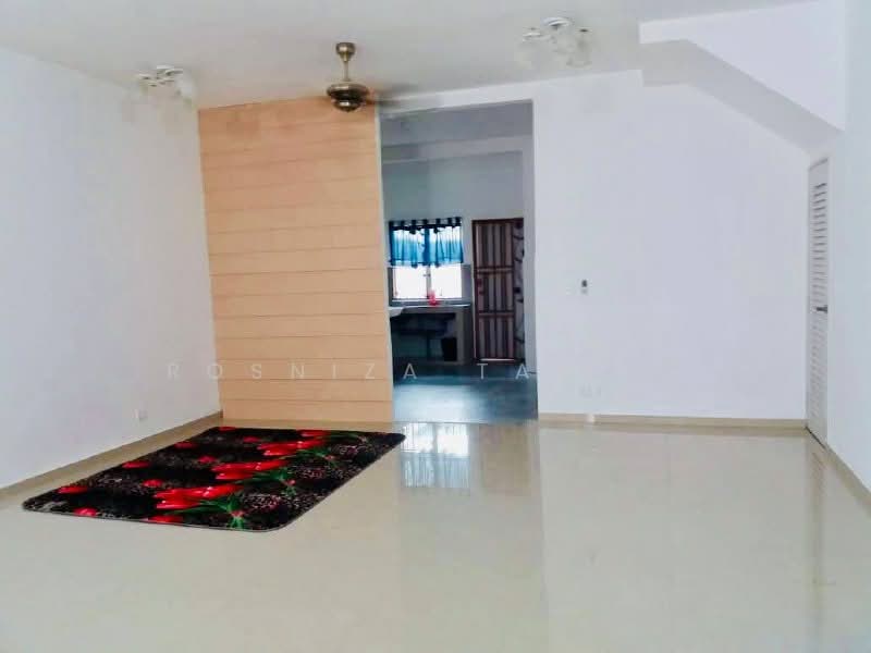 Rumah Teres 2 Tingkat untuk Dijual di Batu Arang (Selangor) - Rosniza Tanidi - Living Room - PropertyGuru.com.my