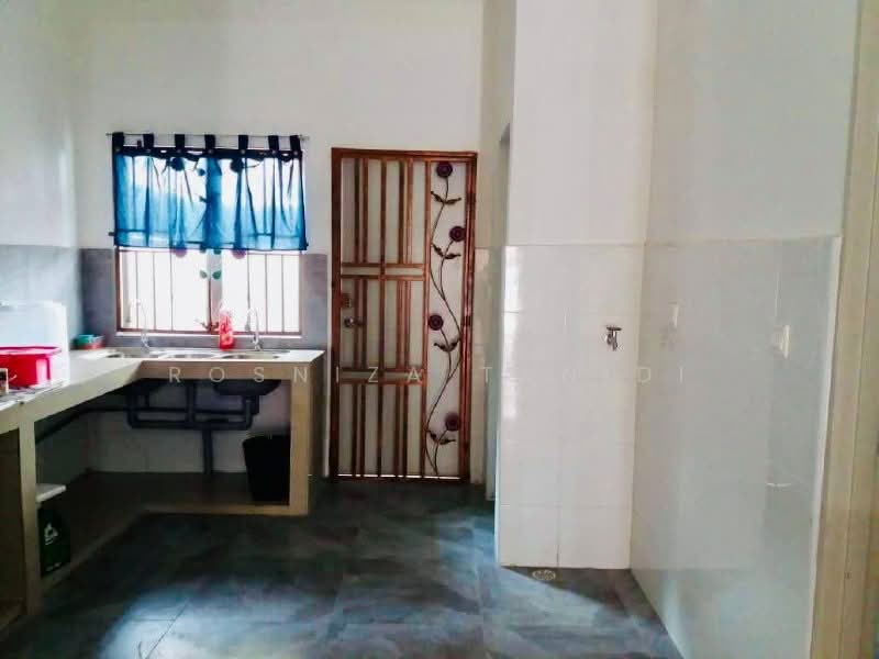 Rumah Teres 2 Tingkat untuk Dijual di Batu Arang (Selangor) - Rosniza Tanidi - Kitchen - PropertyGuru.com.my