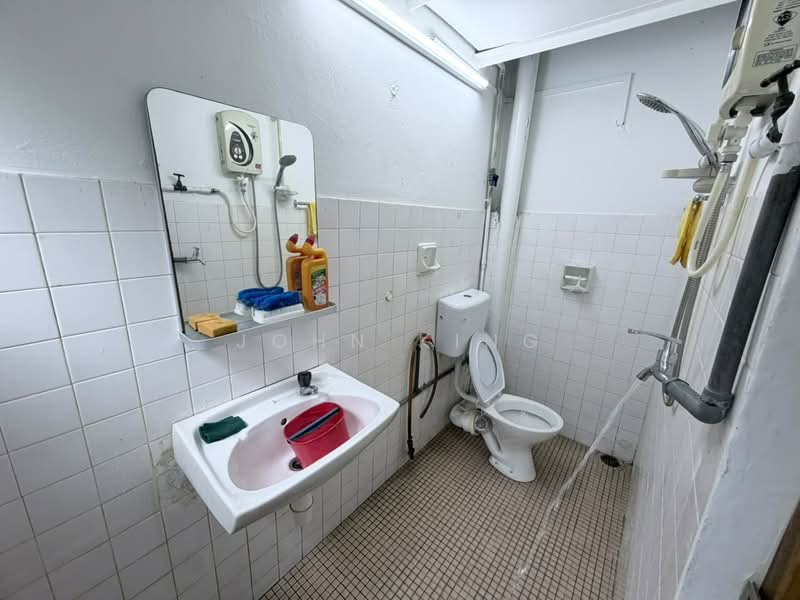 Shop for Sale in Taman Pandan Jaya (Ampang) - John King - Bathroom - PropertyGuru.com.my