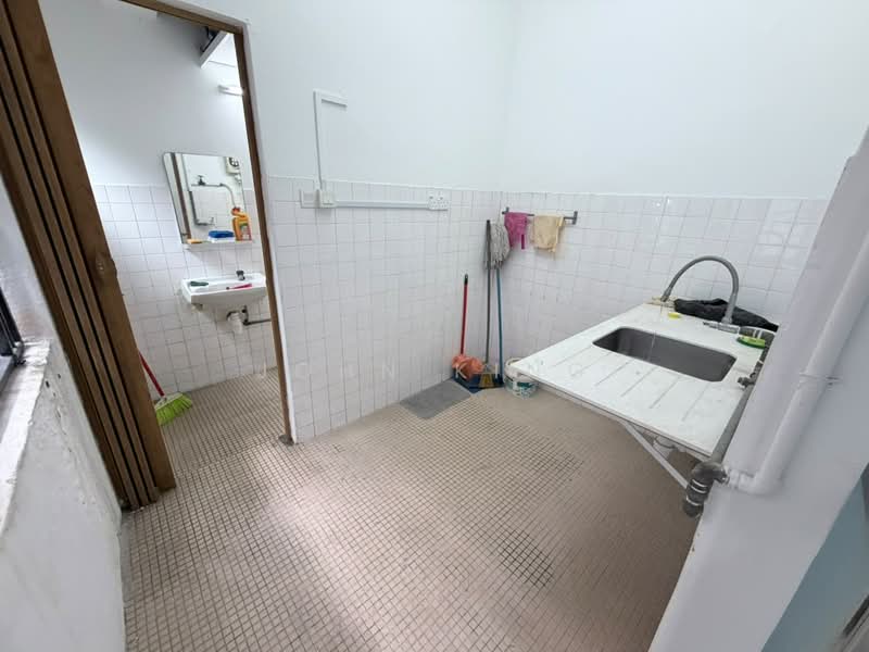 Shop for Sale in Taman Pandan Jaya (Ampang) - John King - Interior - PropertyGuru.com.my