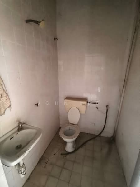 2-storey Terraced House for Sale in Wakaf Delima (Kelantan) - John Lee - Bathroom - PropertyGuru.com.my