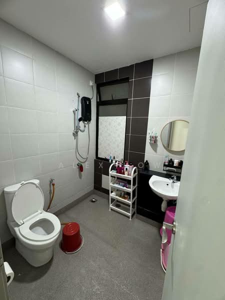 Pangsapuri untuk Disewa di Austin Regency (Pangsapuri Austin Perdana) - Alex How - Bathroom - PropertyGuru.com.my