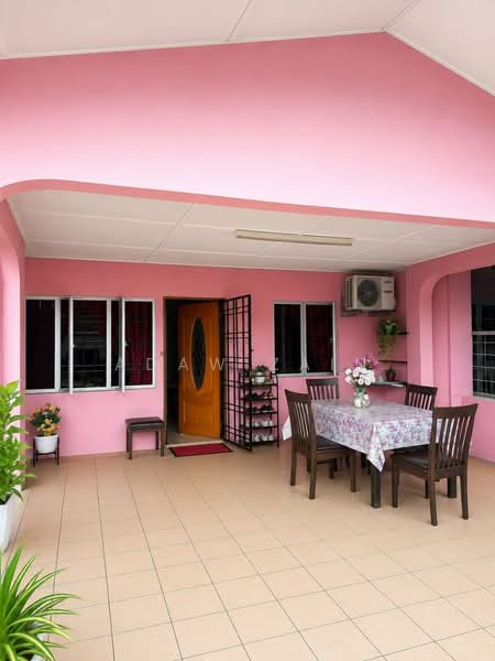 Rumah Teres 2 Tingkat untuk Dijual di Seksyen 24 (Shah Alam) - Adaw Zain - Exterior - PropertyGuru.com.my