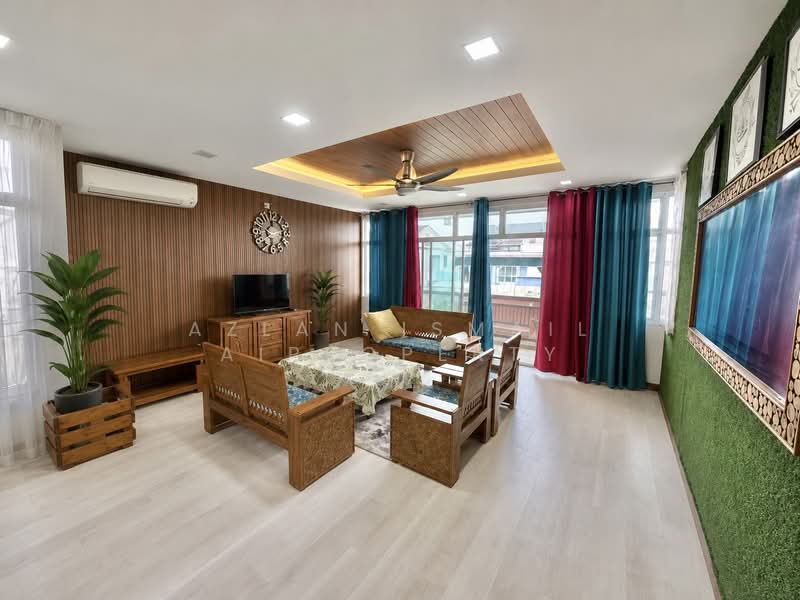Rumah Teres 3 Tingkat untuk Dijual di Taman Pulai Bayu (Skudai) - Azlan Ismail aiproperty - Living Room - PropertyGuru.com.my