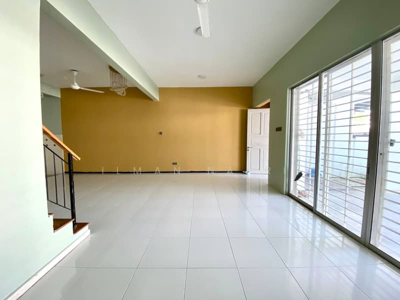 Rumah Teres 2 Tingkat untuk Dijual di TTDI Grove (Kajang) - Ilman Nahri - Living Room - PropertyGuru.com.my