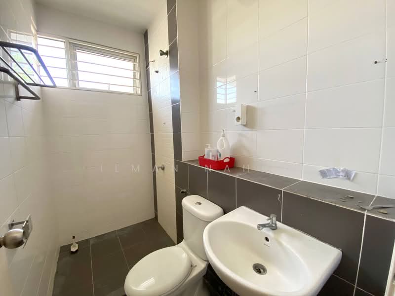 Rumah Teres 2 Tingkat untuk Dijual di TTDI Grove (Kajang) - Ilman Nahri - Bathroom - PropertyGuru.com.my