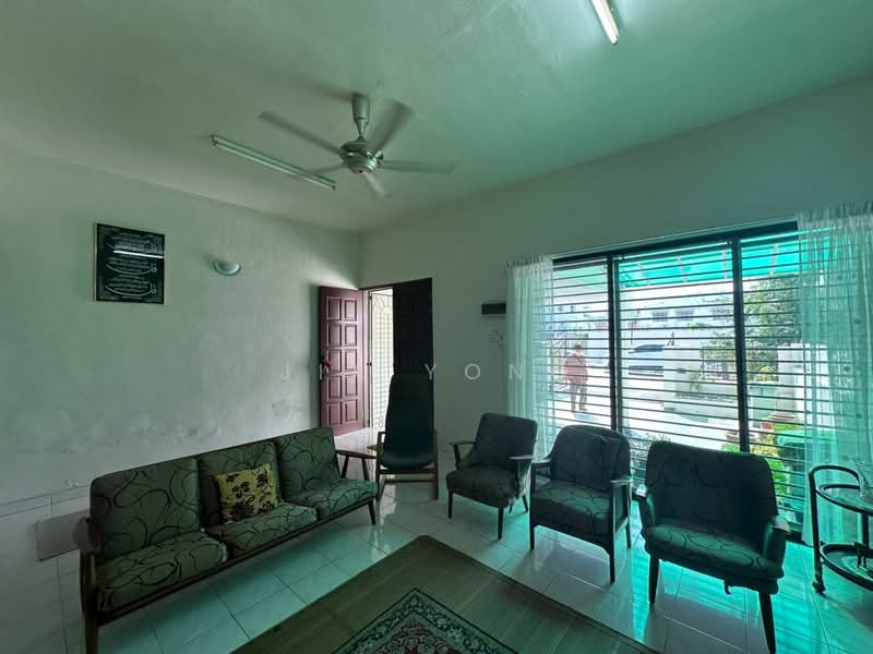 Rumah Teres 2 Tingkat untuk Dijual di Taman Green Lane (Jelutong) - Jia Yong - Living Room - PropertyGuru.com.my