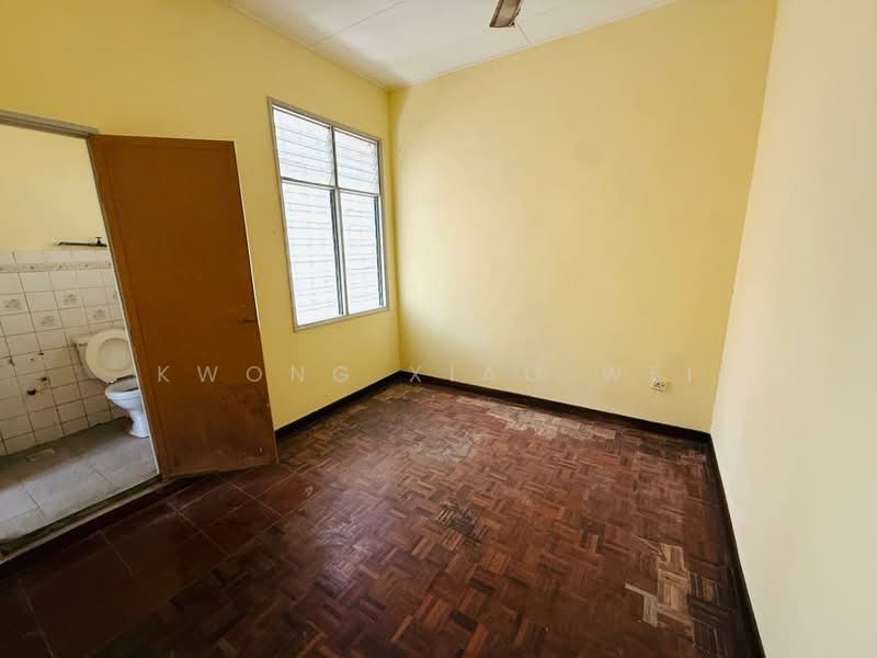 2-storey Terraced House for Sale in Bandar Baru Selayang Fasa 2a (Selayang) - Kwong Xiao Wei - Bathroom - PropertyGuru.com.my