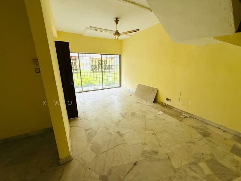 2-storey Terraced House for Sale in Bandar Baru Selayang Fasa 2a (Selayang) - Kwong Xiao Wei - Living Room - PropertyGuru.com.my