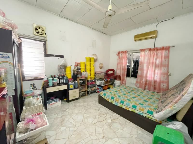 1-storey Terraced House for Sale in Taman Bukit Maluri (Kepong) - Desmond Tang - Bedroom - PropertyGuru.com.my