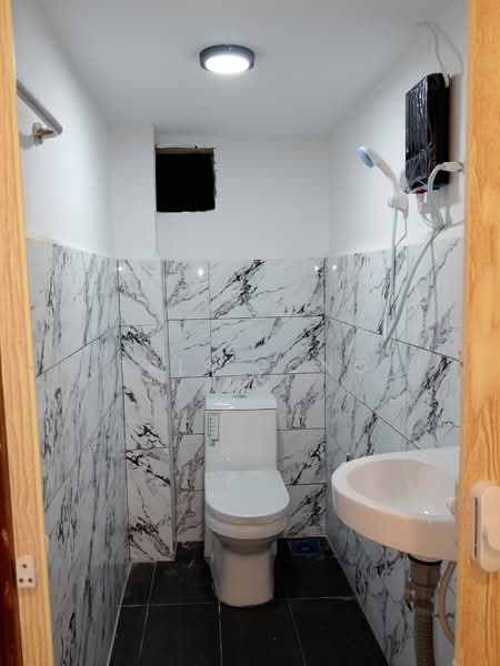 2-storey Terraced House for Sale in Taman Bukit Rawang Jaya (Rawang) - Tris Jong - Bathroom - PropertyGuru.com.my