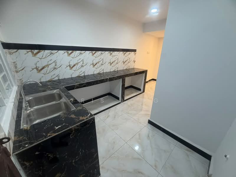 2-storey Terraced House for Sale in Taman Bukit Rawang Jaya (Rawang) - Tris Jong - Kitchen - PropertyGuru.com.my