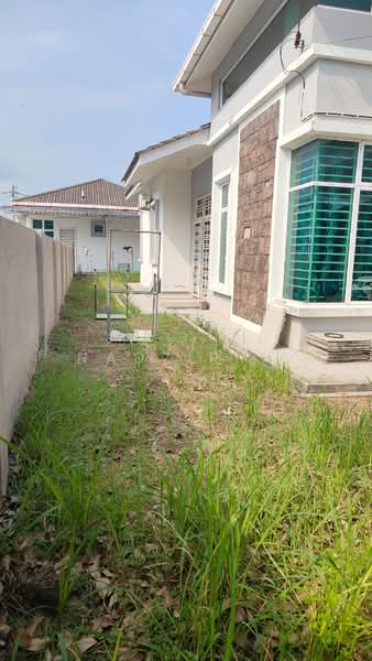 Bungalow for Sale in Durian Tunggal (Melaka) - Siti Nadzirah Abdullah - Exterior - PropertyGuru.com.my