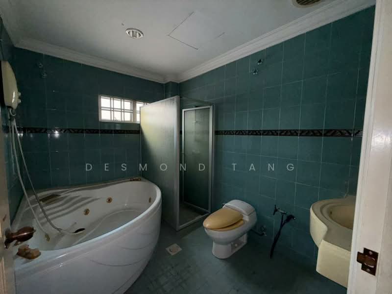 Rumah Teres untuk Dijual di Taman Wangsa Permai (Kepong) - Desmond Tang - Bathroom - PropertyGuru.com.my