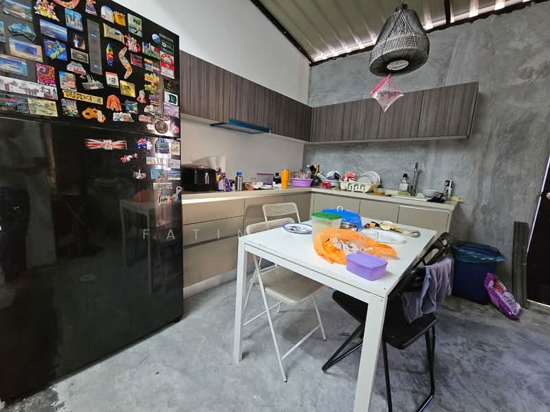 2-storey Terraced House for Sale in Seksyen 3 (Bangi) - Fatin Azemi - Kitchen - PropertyGuru.com.my