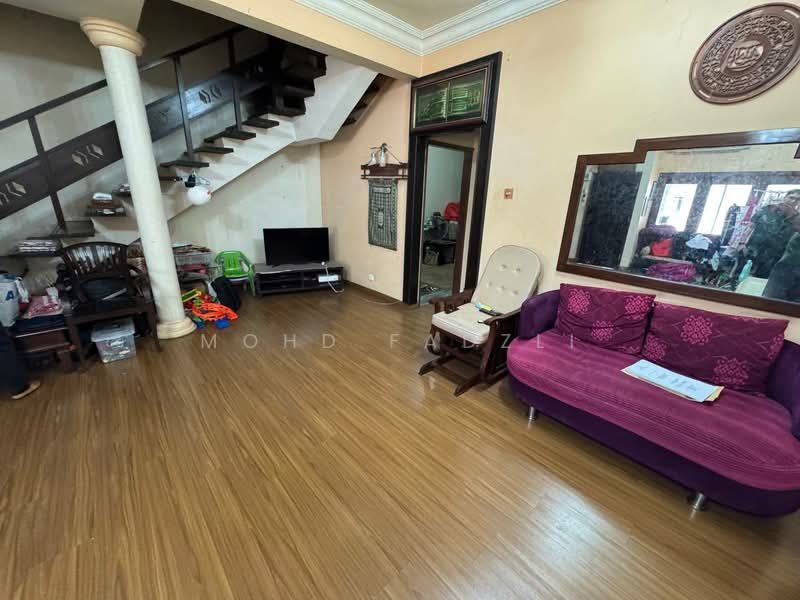 Rumah Teres 2 Tingkat untuk Dijual di Puchong (Selangor) - Mohd Fadzli - Living Room - PropertyGuru.com.my