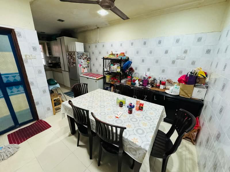 Rumah Teres 2 Tingkat untuk Dijual di Puchong (Selangor) - Mohd Fadzli - Dining Room - PropertyGuru.com.my