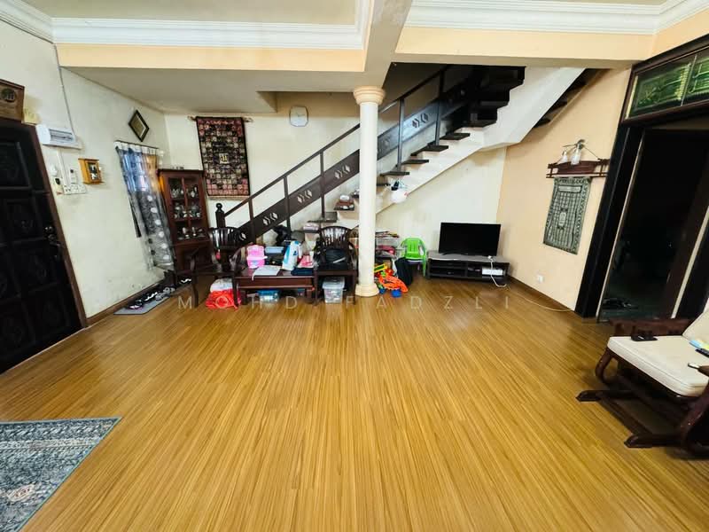 Rumah Teres 2 Tingkat untuk Dijual di Puchong (Selangor) - Mohd Fadzli - Living Room - PropertyGuru.com.my