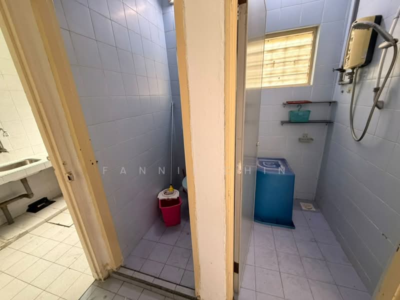 1-storey Terraced House for Rent in Kepong Baru (Kepong) - Fannie Chin - Bathroom - PropertyGuru.com.my