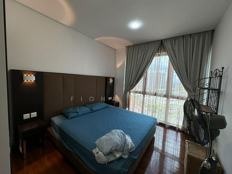 Pangsapuri untuk Dijual di Molek Pine 3 - Fiona Lai - Bedroom - PropertyGuru.com.my