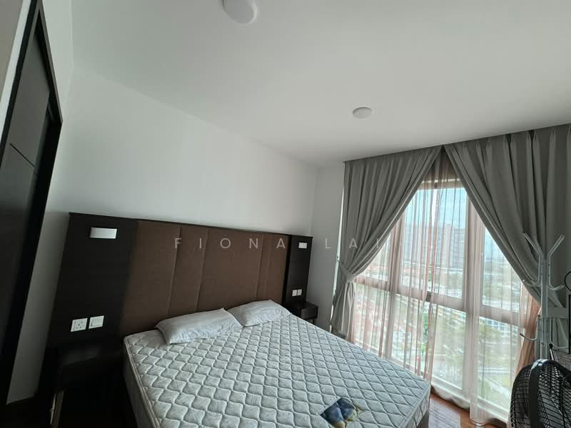 Pangsapuri untuk Dijual di Molek Pine 3 - Fiona Lai - Bedroom - PropertyGuru.com.my