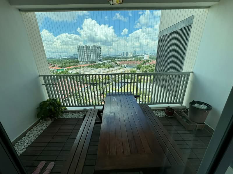 Pangsapuri untuk Dijual di Molek Pine 3 - Fiona Lai - Balcony - PropertyGuru.com.my