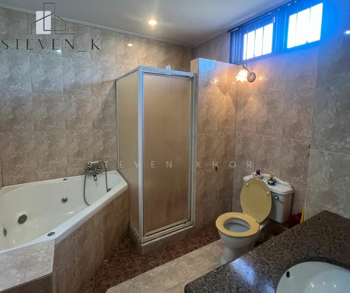 Rumah Berkembar untuk Dijual di Taman Bagan (Butterworth) - Steven Khor - Bathroom - PropertyGuru.com.my