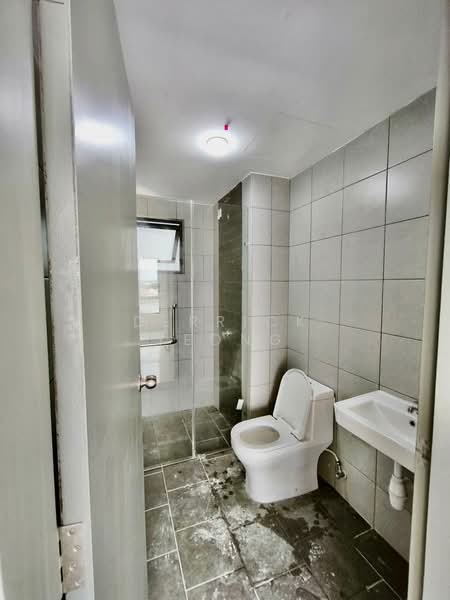 Servis Apartment untuk Disewa di E'Island Lake Haven - Derrick Yeong - Bathroom - PropertyGuru.com.my
