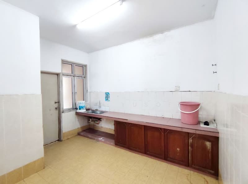 2-storey Terraced House for Rent in Taman Universiti Bangi (Kajang) - Erin Yusof - Kitchen - PropertyGuru.com.my