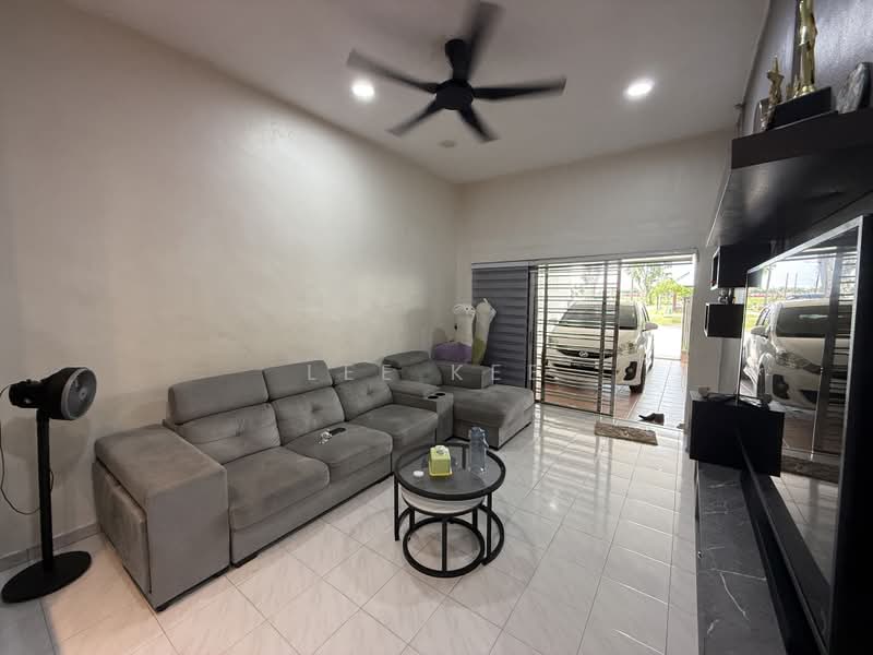 Rumah Teres 1 Tingkat untuk Dijual di Batu Pahat (Johor) - Lee Kee - Living Room - PropertyGuru.com.my