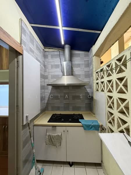 Kondominium untuk Dijual di Armanee - Alicia Soo - Kitchen - PropertyGuru.com.my