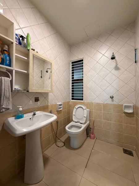 Kondominium untuk Dijual di Armanee - Alicia Soo - Bathroom - PropertyGuru.com.my