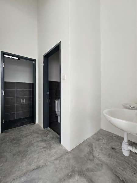 Factory for Rent in Indahpura Industrial Park (Kulai) - Michelle Lim - Bathroom - PropertyGuru.com.my