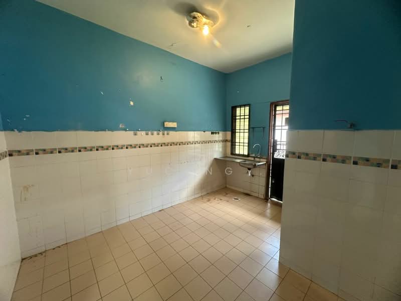 2-storey Terraced House for Sale in Bandar Indahpura (Kulai) - Yucong . - Kitchen - PropertyGuru.com.my