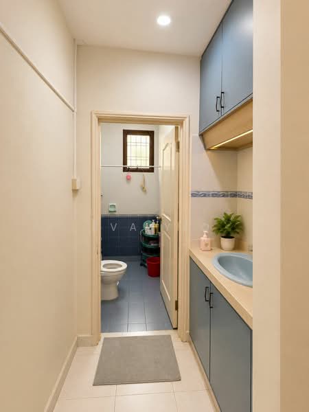 Flat for Sale at Taman Molek - Eva Yeo - Bathroom - PropertyGuru.com.my